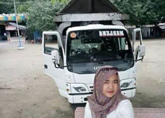Enggak Harus Lelaki Ibu Ini Jadi Sopir Truk Cabe Untuk Hidupi Anaknya Gridoto Com