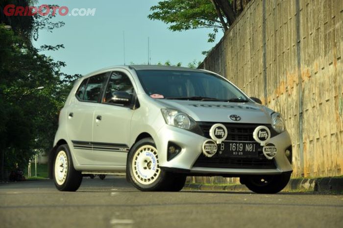 Modifikasi Toyota Agya G 2015 bergaya rally look 