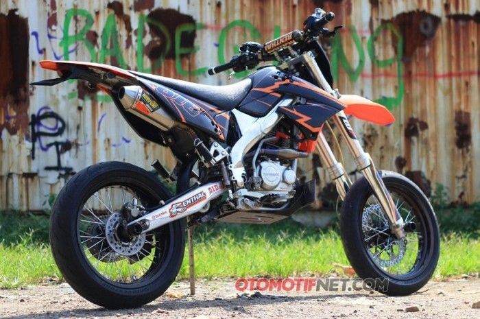 KLX 150L upgrae kaki-kaki dengan upside down dan swing arm milik KTM