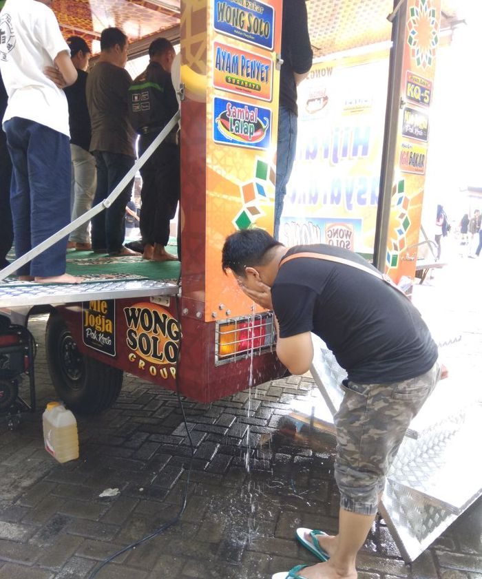 Keran air ada di empat sisi