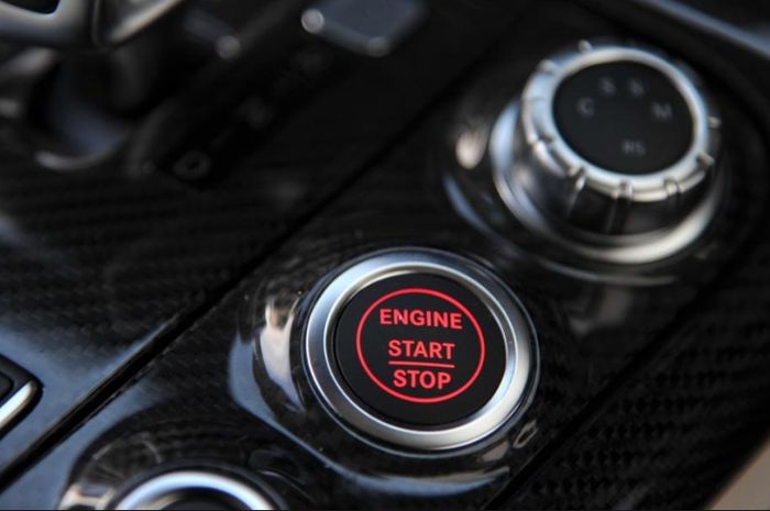 Ilustrasi tombol start-stop engine