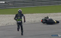 Video Johann Zarco Crash di FP2 MotoGP Malaysia, Coba Angkat Motornya Malah Jatuh
