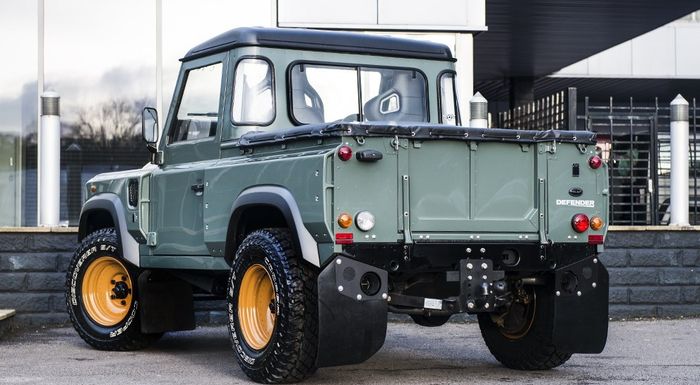 Land Rover Defender kreasi Chelsea Truck Company