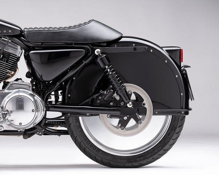 Subframe dirombak dan ditumpangi jok kustom single seat