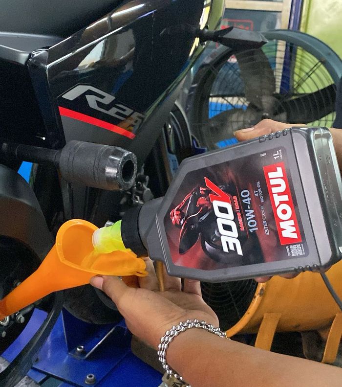 Oli Motul 300V terbaru mendapat pembaruan formula