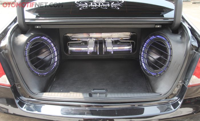 Audio penuhi bagasi Honda Ciic FD1 Elegant Black