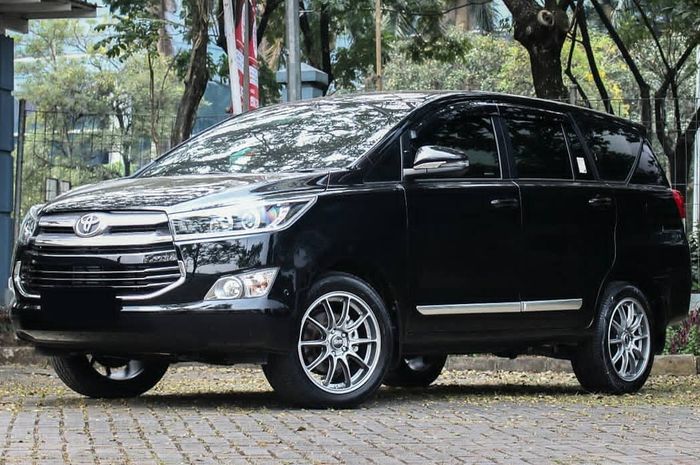 ILUSTRASI Toyota Kijang Innova Reborn diesel