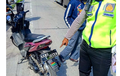 Bikin Baper, Pelat Nomor Motor Ini Beda dari yang Lain