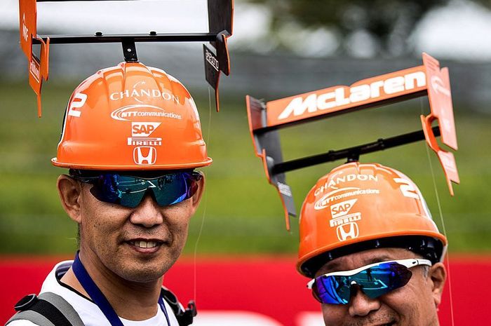 Fanatikan McLaren asal Jepang kreatif memberikan support tim kesayangannya