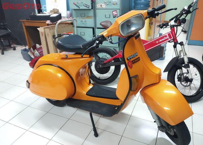 Vespa Exclusive Klasik Dibikin Jadi Skuter Elektrik Bengkel Di