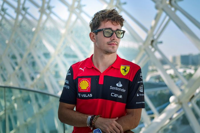 Charles Leclerc belum bisa jadi juara dunia F1 2022 menyusul sejumlah kesalahan dan masalah yang ada di tim Ferrari