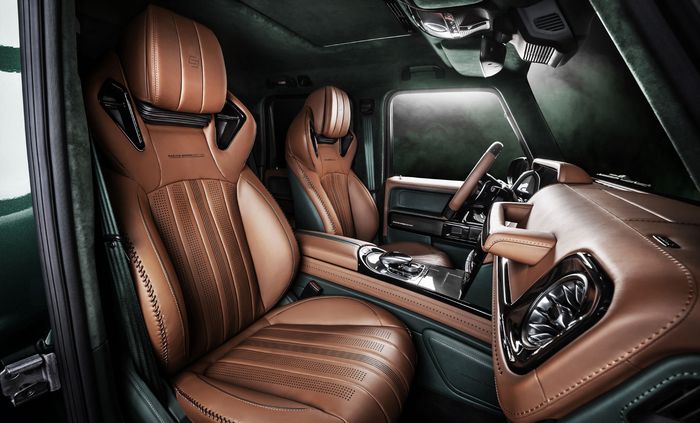 Tampilan kabin Mercedes-Benz G-Class juga dicuat lebih ciamik