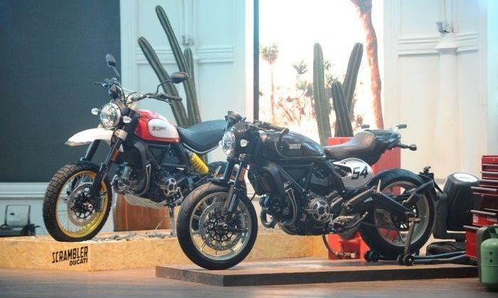 Ducati Scrambler Desert Sled dan Cafe Racer