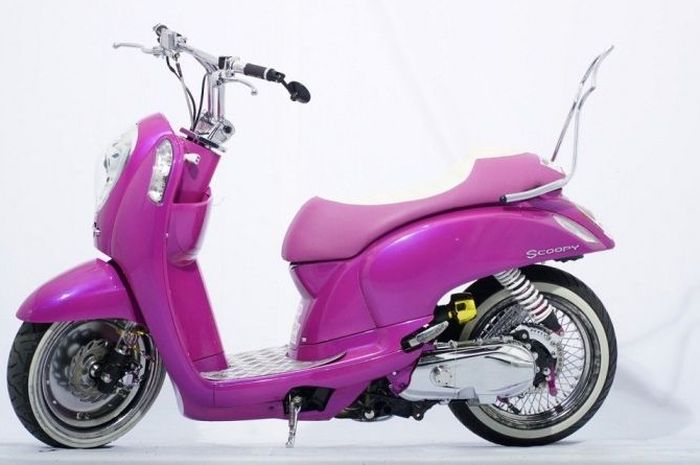 Honda Scoopy bergaya Hot Rod