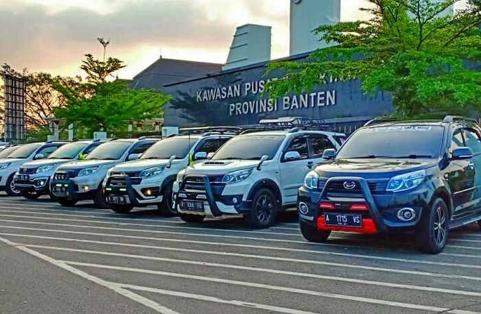 Mobil peserta halalbihalal TeRuci Chapter Banten