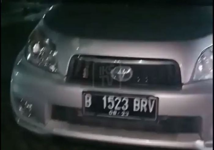 Toyota Rush dilempar batu di Demak, Jateng