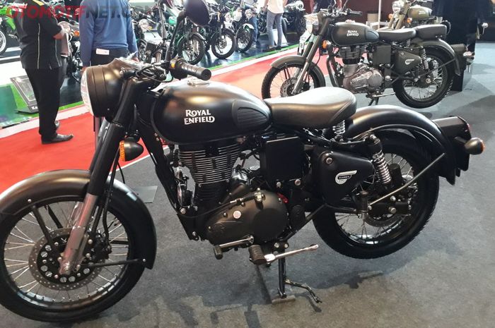 Display royal enfield di pameran otomotif jakarta