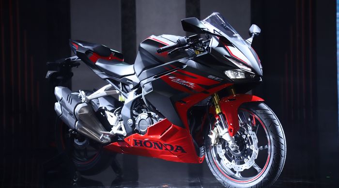 Ilustrasi promo kredit motor baru Honda New CBR250RR di IMOS 2022 dari FIFGROUP