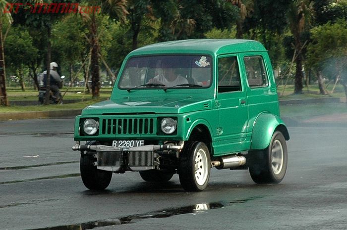 Suzuki Jimny mesin Lexus LS400 bertenaga 505 dk