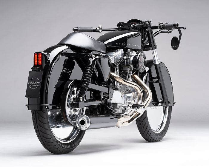 Kaki-kaki mengandalkan pelek aluminium solid