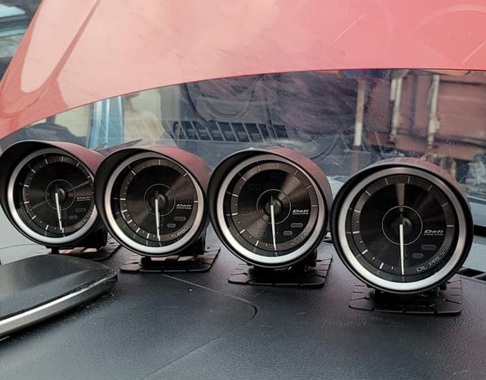 Sederet indikator Defi Advance A1 terpasang di kabin kembaran Daihatsu Rocky