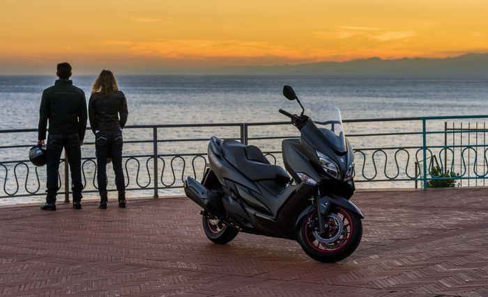 Desain terbaru motor matic 150 dan 250 cc Suzuki akan berbeda dari Burgman