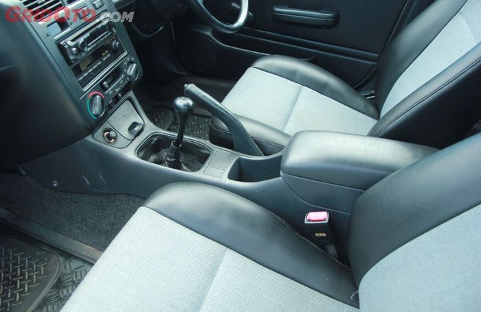 Toyota Caldina interior