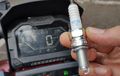 Matic Honda Pakai Busi NGK Khusus Berkode MR, Apa Kelebihannya?