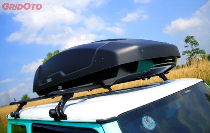 Cross bar dan roofbox Thule, cakep sob!