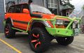 Bikin Ngilu, Toyota Land Cruiser Seri 80 Lawas Dibungkus Warna Nyentrik