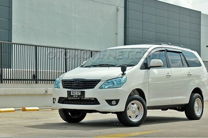 Modifikasi Kijang Innova dengan rasa Amerika