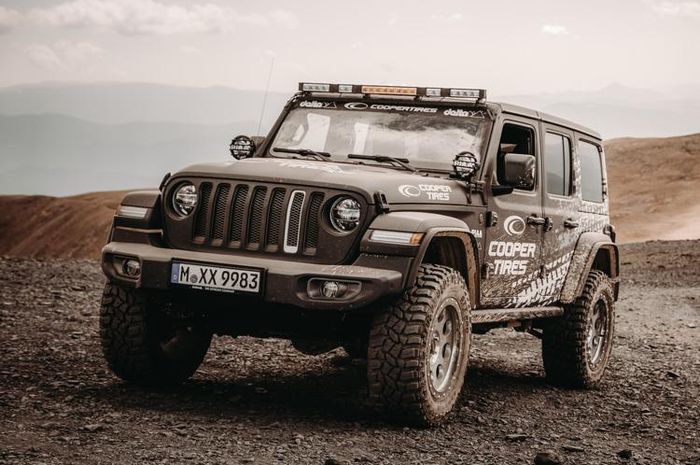 Modifikasi Jeep Wrangler Rubicon hasil garapan Delta 4x4, Jerman