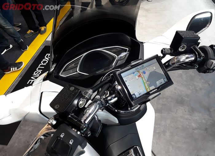 Modifikasi All New Honda PCX dilengkapi dengan GPS