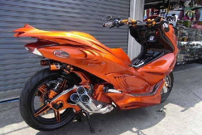  Honda PCX150 bertampang brutal garapan kru X-Speed