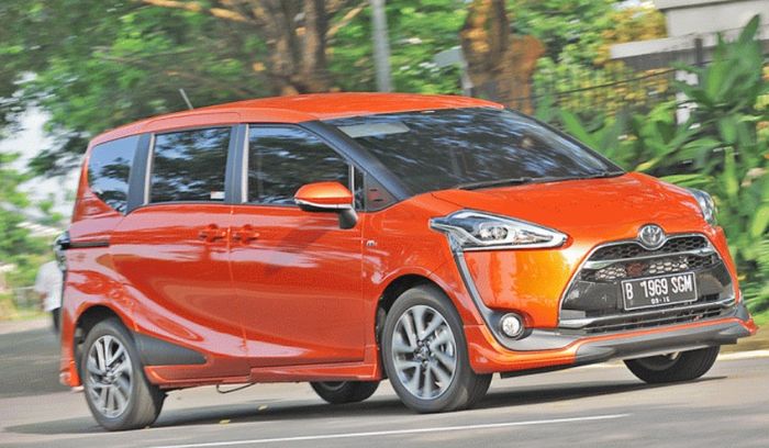 Toyota Sienta standar yang beredar saat ini