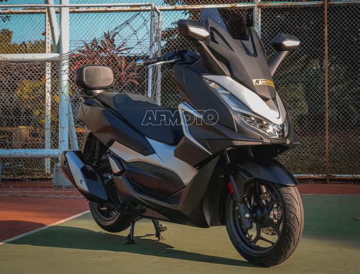 Honda PCX 160 pakai body kit Baby Forza buatan AF Motoshop