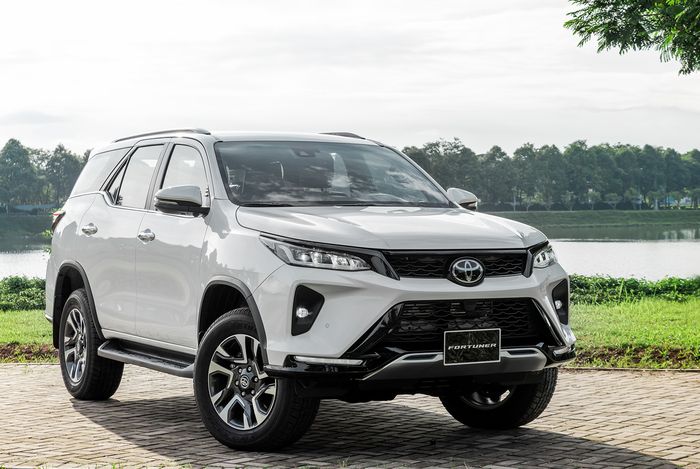 Toyota Fortuner facelift resmi mengaspal di Vietnam
