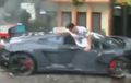 Ngeri, Video Driver Supercar Susah Keluar dari Mobil Setelah Tabrakan Parah dengan Pohon