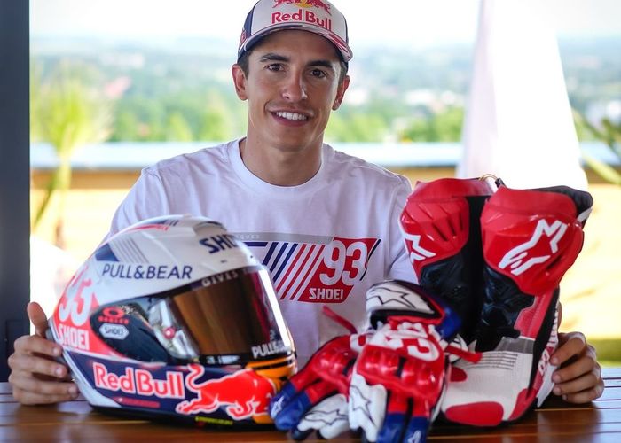 Marc Marquez Pamerkan Desain Helm Retro 