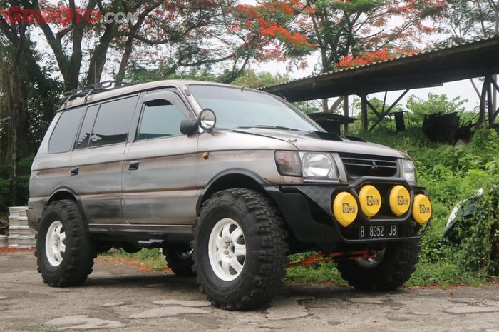 Mitsubishi Kuda Ala &lsquo;Mad Max&rsquo;, Kaki Jangkung