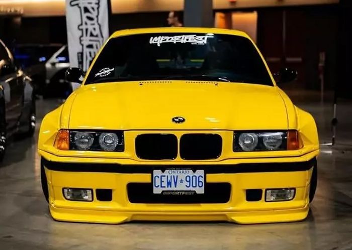 Modifikasi BMW M3 E36 dibikin semok memasok body kit Rocket Bunny Pandem