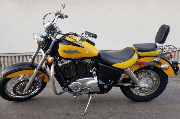 Honda VT1100C2 alias Honda Shadow ACE.