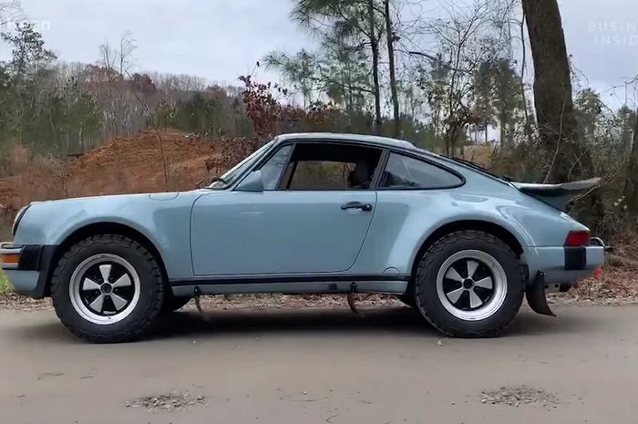 Modifikasi Porsche 911 lawas jadi siap main lumpur