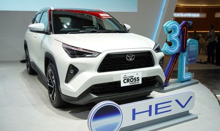 Spesifiaksi mesin dan konsumsi BBM Toyota Yaris Cross Hybrid tahun 2026.