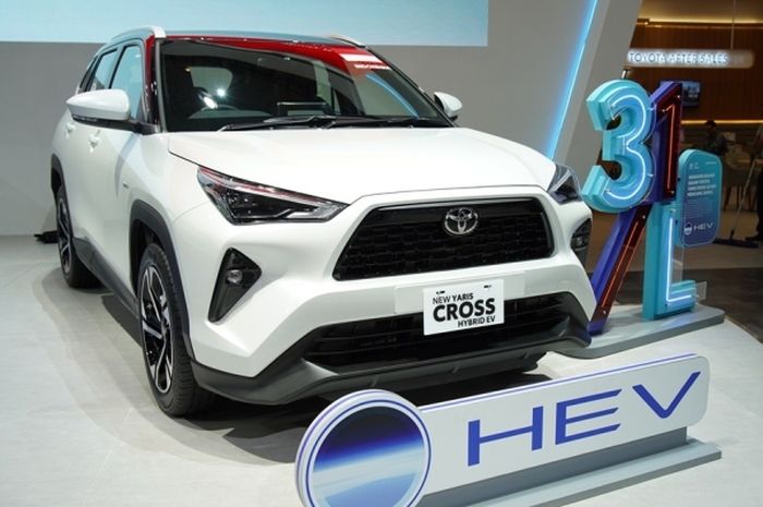 Spesifiaksi mesin dan konsumsi BBM Toyota Yaris Cross Hybrid tahun 2026.