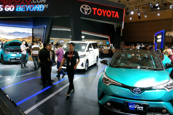 Ilustrasi penjualan mobil Toyota di IIMS 2019