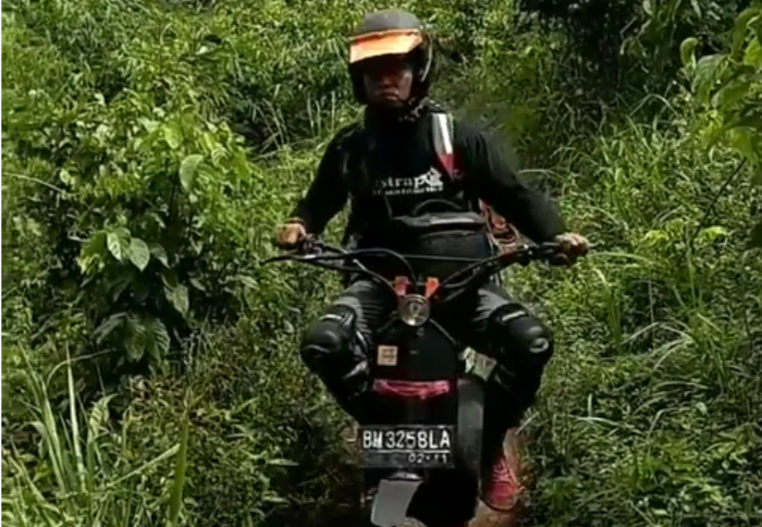 Vespa nekat diajak trabas lintas alam