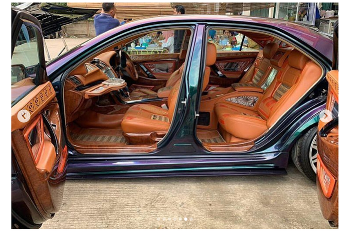 Tampilan suicide door Toyota Camry cat bunglon