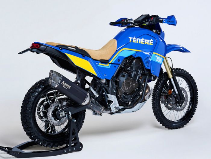 Knalpot diganti Akrapovic dan kulit jok diperbarui