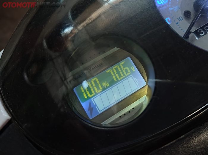 Indikator baterai di Piaggio Zip, gantikan indikator bensin